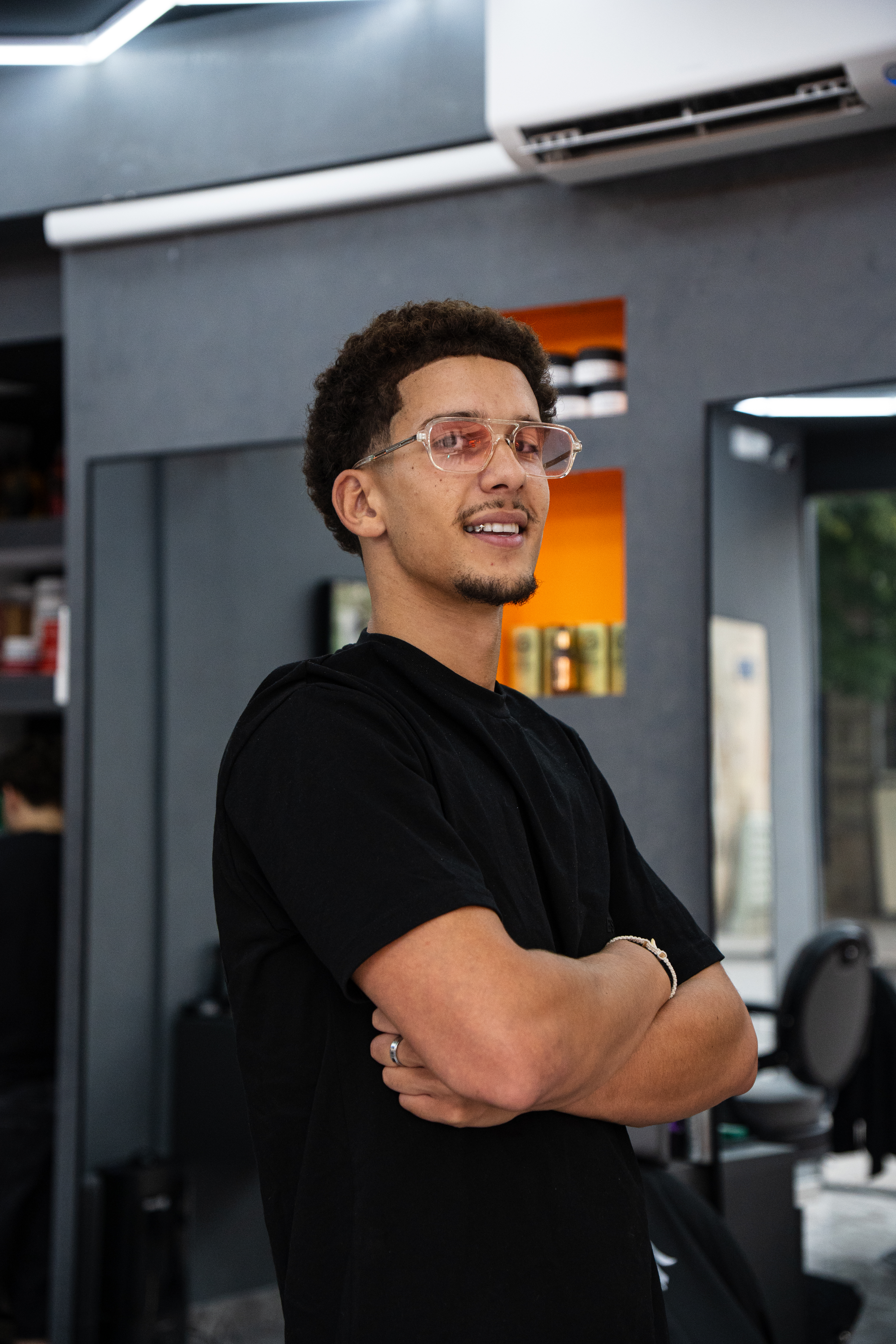 Portrait de Sonic, co-fondateur de SONIC Barbershop
