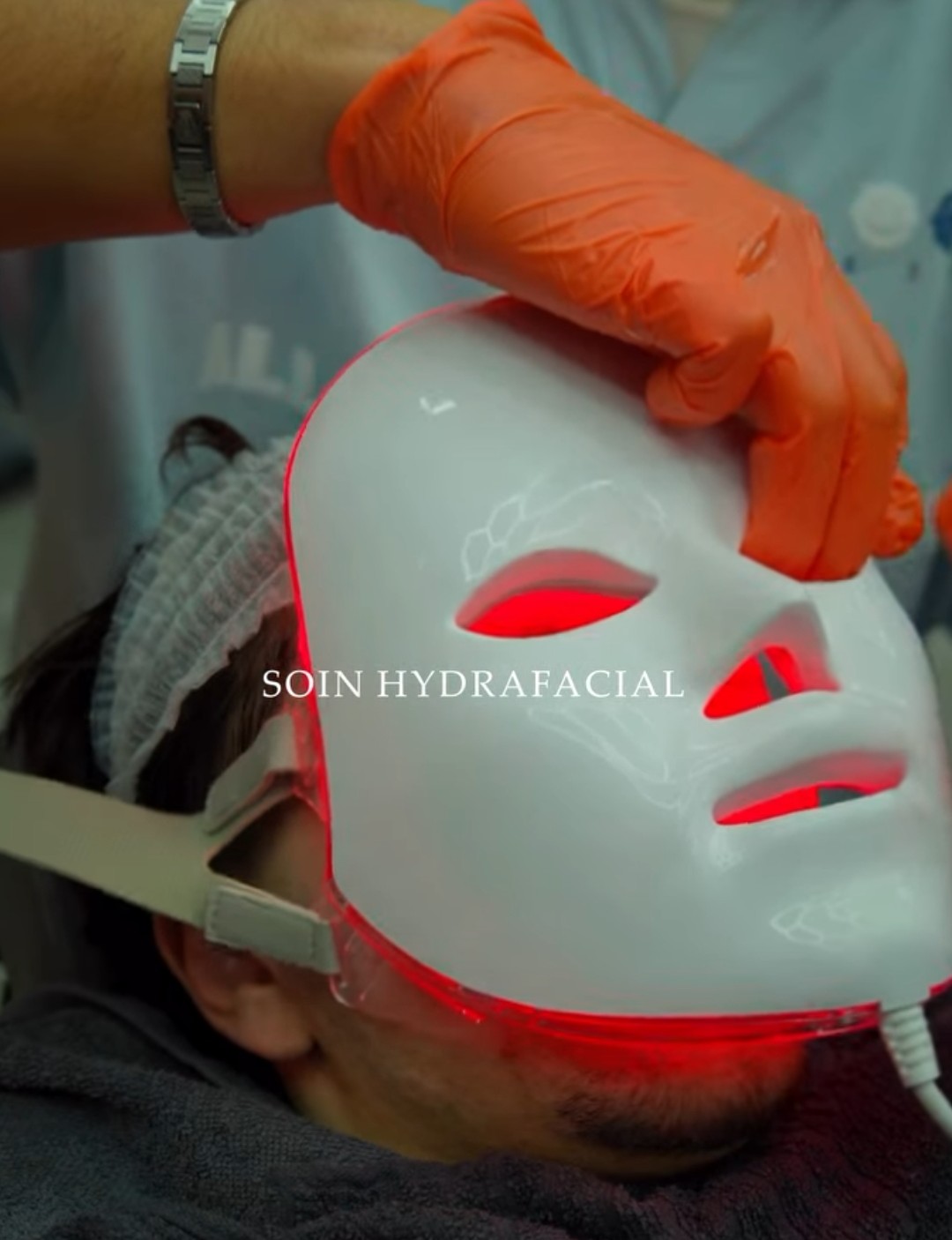 Soin Hydrafacial en cabine SONIC